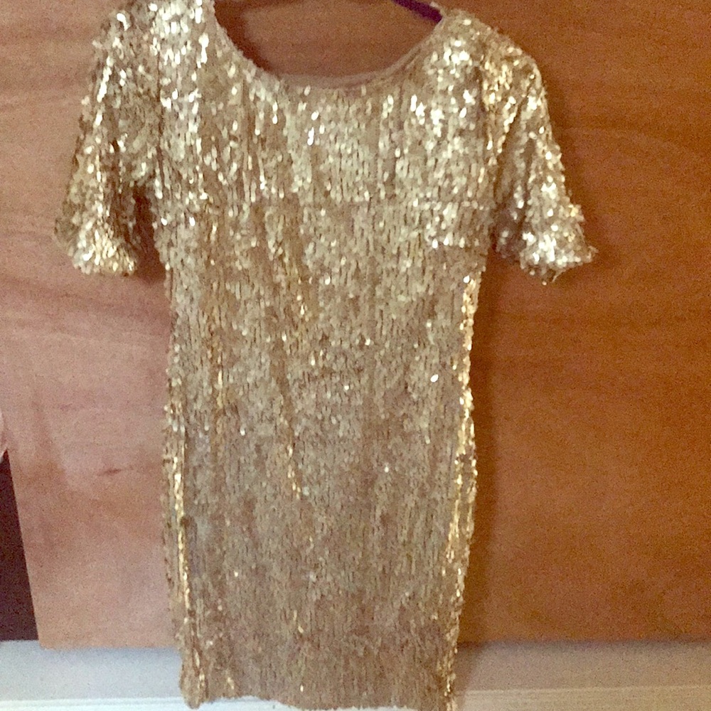 Mini sequin cocktail dress, perfect for NYE!